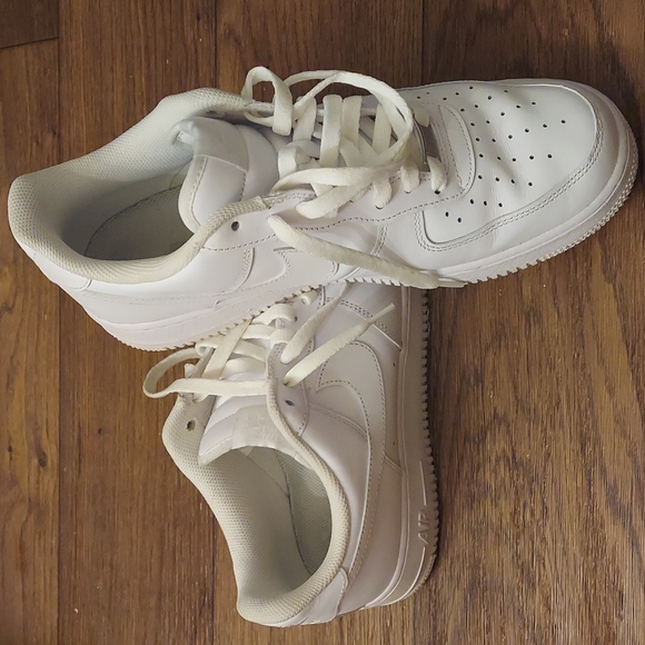 Shoes - Picture 4 of 4